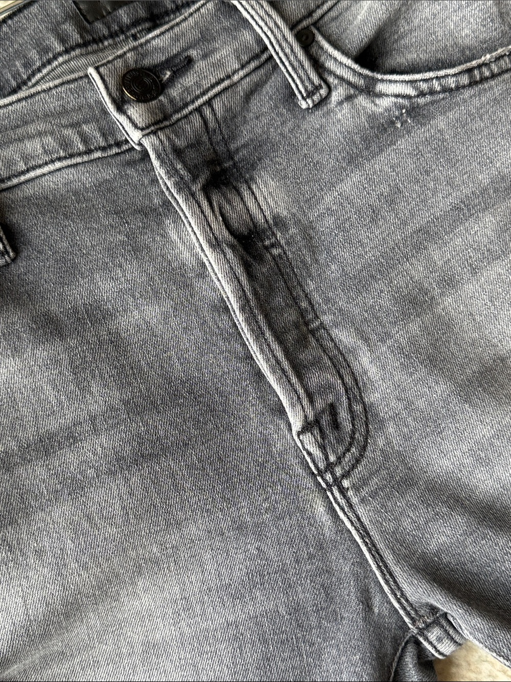 MOTHER The Scrapper Cuff Ankle Fray Jeans - Picture 4 of 11